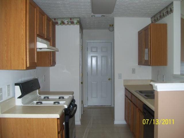 1045 Lakeside Cir, Covington, GA 30016 photo 7