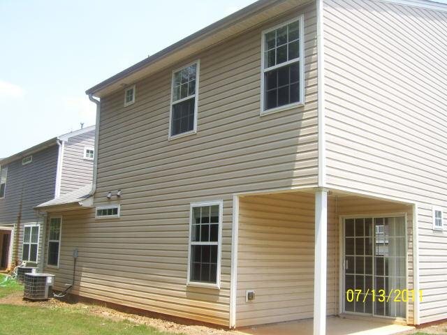 1045 Lakeside Cir, Covington, GA 30016 photo 4