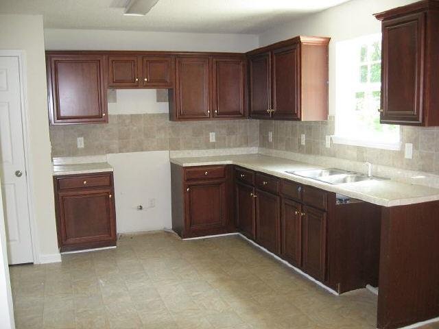 361 Othello Dr, Hampton, GA 30228 photo 2