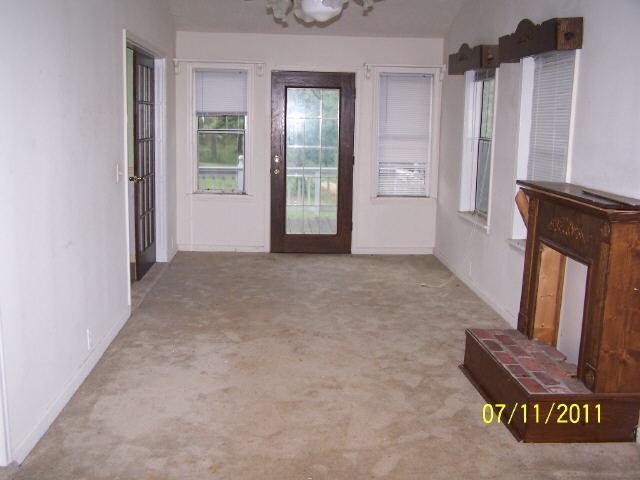 261 Pickett Bridge Rd, Covington, GA 30016 photo 4