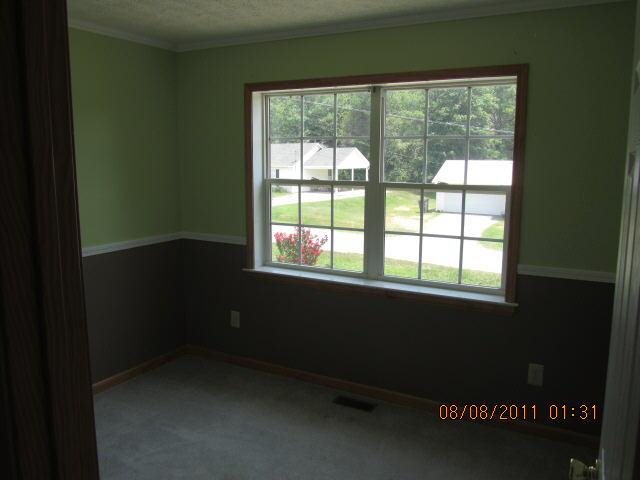 227 Mitchell Dr, Barnesville, GA 30204 photo 5