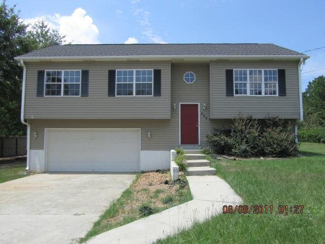 227 Mitchell Dr, Barnesville, GA 30204 photo 1