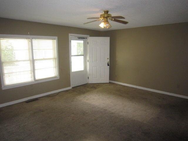 88 Chestnut St, Commerce, GA 30529 photo 2
