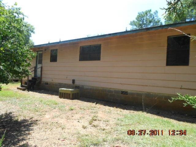 1052 Jonathans Roost Rd, Williamson, GA 30292 photo 3
