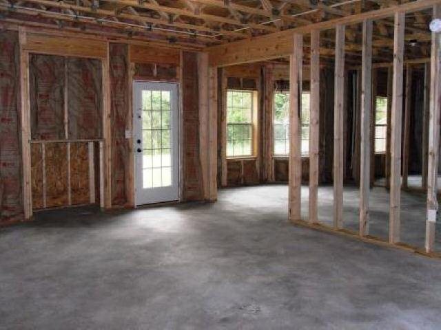 305 Crescent Dr, Forsyth, GA 31029 photo 2