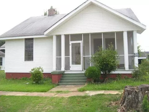 611 S 3rd St, Lanett, AL 36863 photo 1