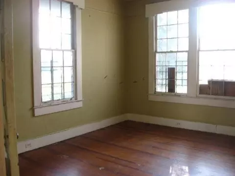 611 S 3rd St, Lanett, AL 36863 photo 2