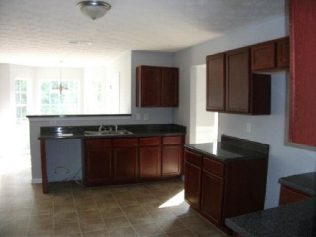 337 Cobblestone Ct, Hampton, GA 30228 photo 6
