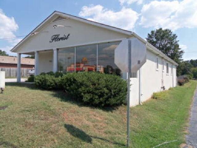 910 E Spring St, Monroe, GA 30655 photo 2
