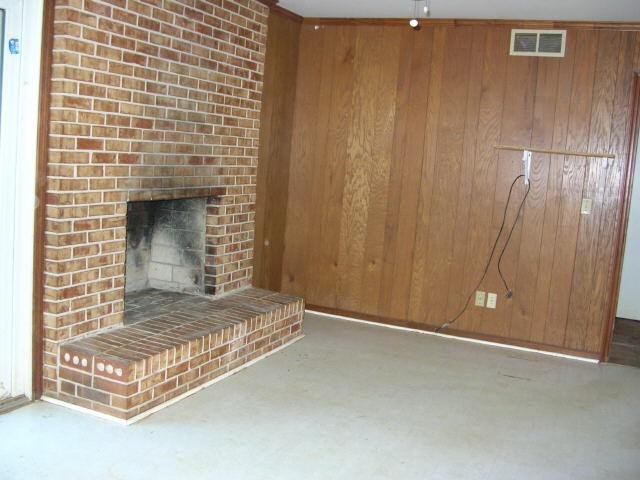 6809 Charles Dr, Morrow, GA 30260 photo 2