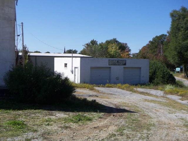 809 Maple, Carrollton, GA 30117 photo 2