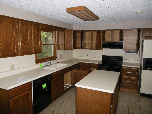 590 Farmbrook Trl, Kennesaw, GA 30144 photo 3