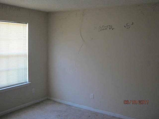 2193 Miranda Dr, Morrow, GA 30260 photo 8