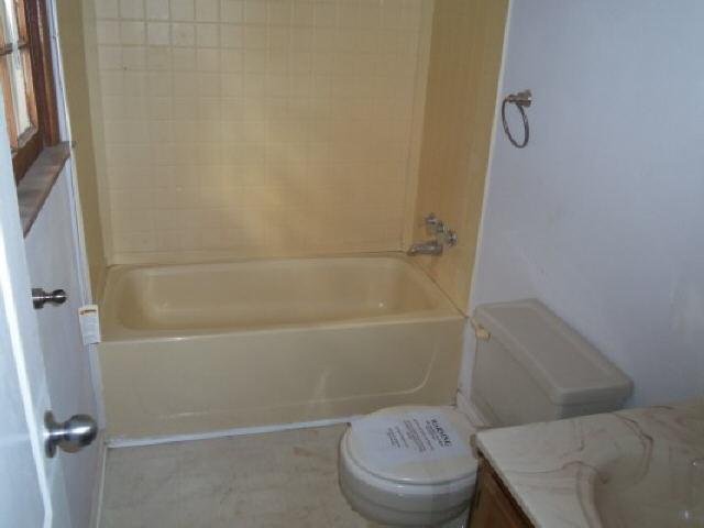 284 Barnes Cir, Commerce, GA 30530 photo 6