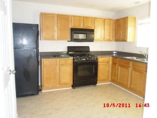 565 Barshay Dr, Covington, GA 30016 photo 2