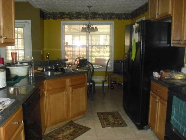 3512 Oakleigh Dr, Rex, GA 30273 photo 5