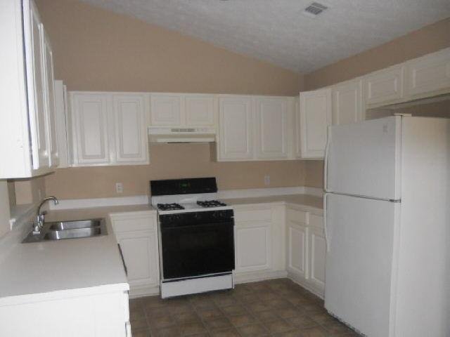 268 Fern Ct, Hampton, GA 30228 photo 2