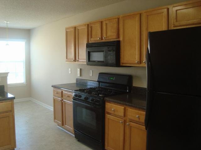 864 Brisley Cir, Hampton, GA 30228 photo 6