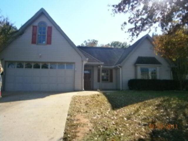 130 Oak View Dr, Covington, GA 30016 photo 1