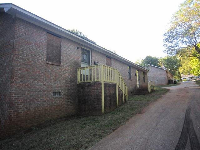129 Perry St, Monroe, GA 30655 photo 2