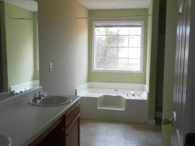 744 Tara Bnd, Hampton, GA 30228 photo 11