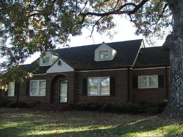 273 E Broad St, Winder, GA 30680 photo 1
