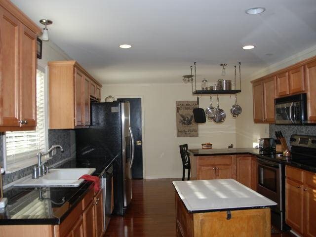 7619 Fish Hook Ln, Lula, GA 30554 photo 2