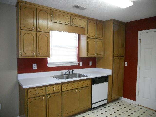 2597 Rosecommons Dr, Hampton, GA 30228 photo 4