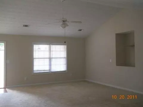 90 Berkshire Trce, Covington, GA 30016 photo 3