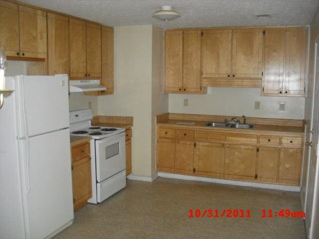 58 Silver Tip Ct, Mcdonough, GA 30253 photo 2