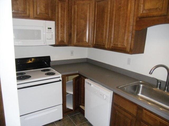 2225 Spring Walk, Chamblee, GA 30341 photo 4