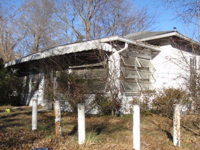 320 S Hill St, Toccoa, GA 30577 photo 2