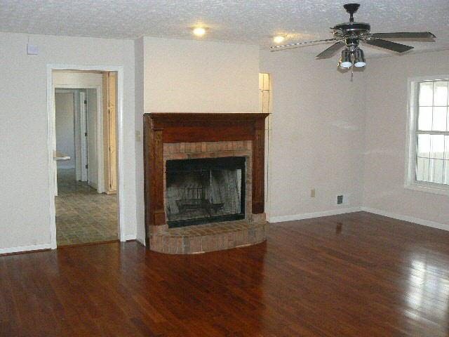 209 Hayes Ln, Rex, GA 30273 photo 4
