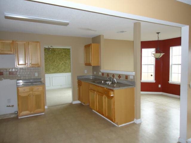 324 Othello Dr, Hampton, GA 30228 photo 3