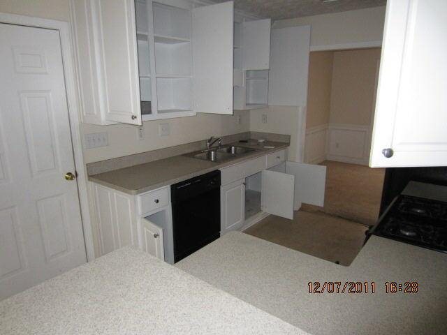 180 Avonlea Dr, Covington, GA 30016 photo 2