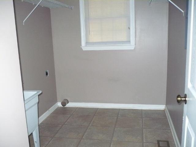 105 Pineland Ct, Lagrange, GA 30241 photo 6