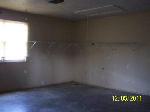 236 Sivell Rd, Lagrange, GA 30241 photo 11
