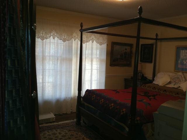 81 Elm St, Toccoa, GA 30577 photo 3