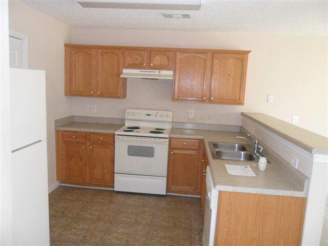 7253 April Ct, Morrow, GA 30260 photo 3