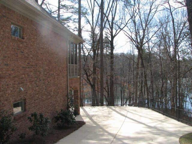 8680 Fields Ln, Gainesville, GA 30506 photo 3