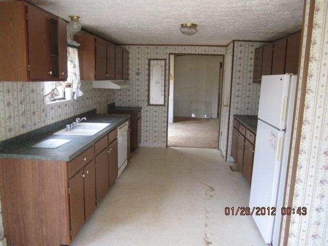 262 Hide A Way Rd, Barnesville, GA 30204 photo 4