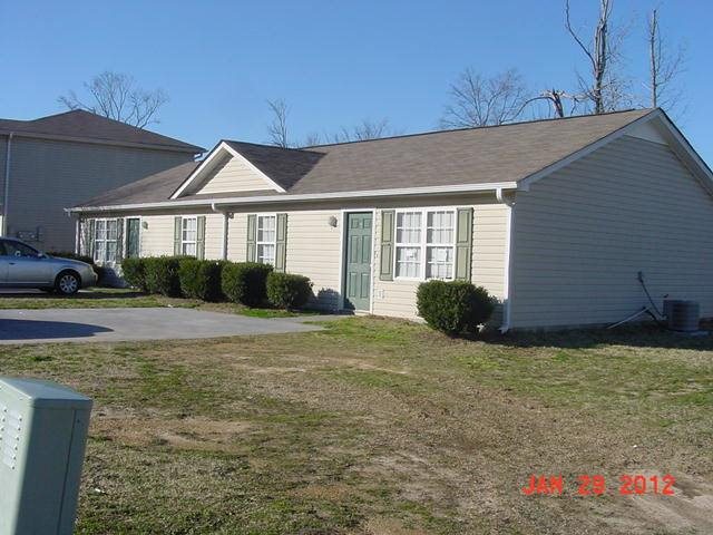 150 Fox Hall Dr, Calhoun, GA 30701 photo 1
