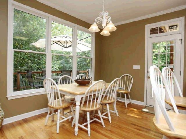212 Forestview Dr, Suwanee, GA 30024 photo 10