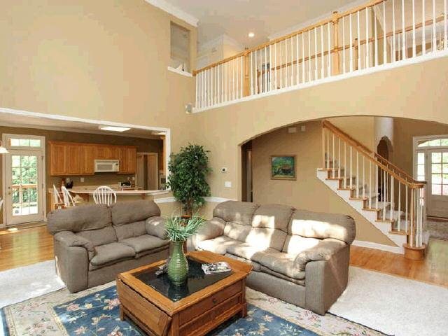 212 Forestview Dr, Suwanee, GA 30024 photo 5