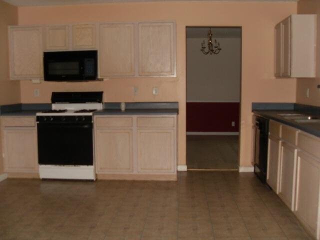 844 Tara Bnd, Hampton, GA 30228 photo 4