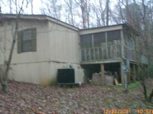 233 Pinewood Dr, Cornelia, GA 30531 photo 2
