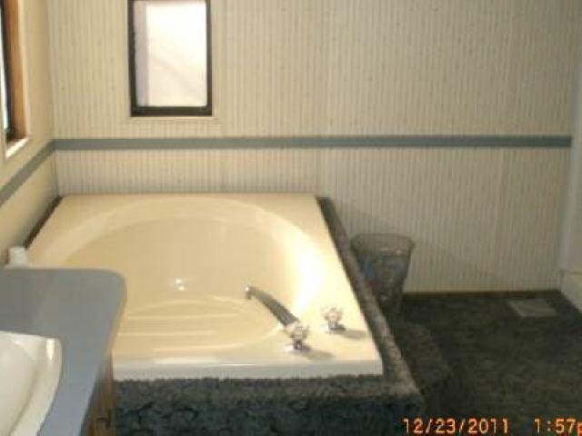 233 Pinewood Dr, Cornelia, GA 30531 photo 3
