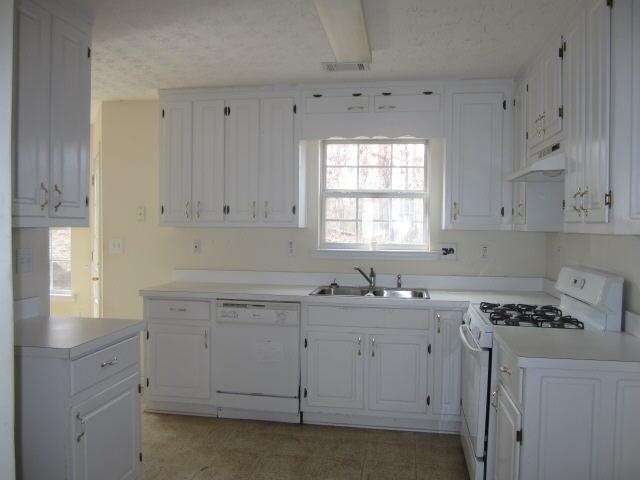 105 Syracuse Ln, Covington, GA 30016 photo 5