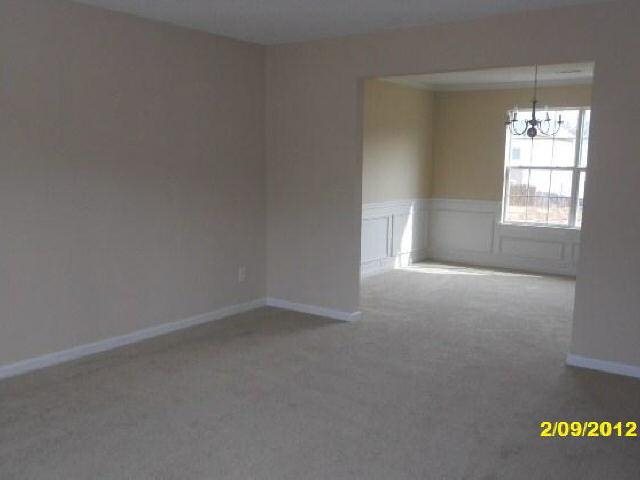 517 Hamlet Dr, Hampton, GA 30228 photo 2