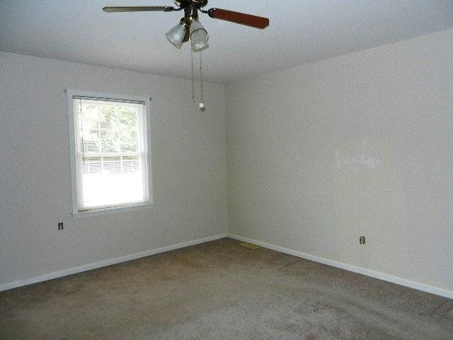 315 Valley Dr, Toccoa, GA 30577 photo 4